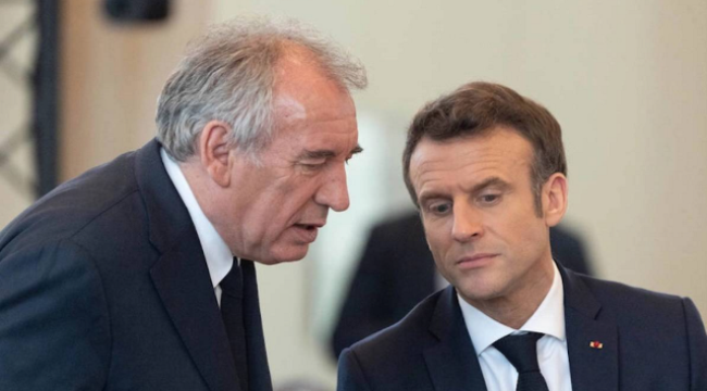 Fransa'da hükümet düştü: Macron, Başbakan Bayrou'nun istifasını kabul etti