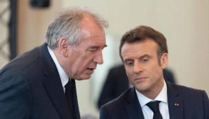 Fransa'da hükümet düştü: Macron, Başbakan Bayrou'nun istifasını kabul etti