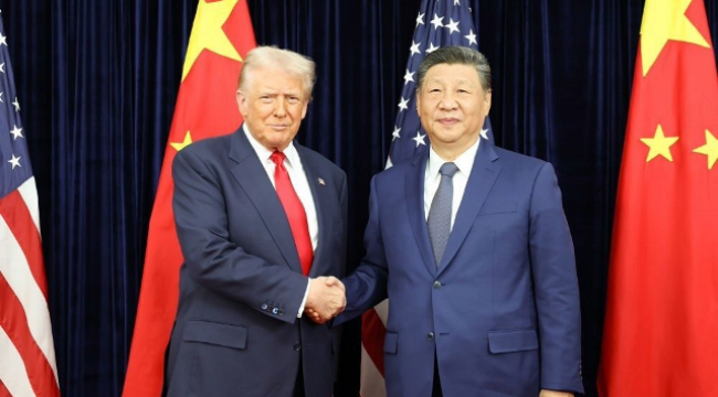 ABD Başkanı Trump, Çin Devlet Başkanı Xi ile Güney Kore'de bir araya geldi