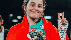 ALKÜ'NÜN GURURU SEREN AY, DÜNYA ŞAMPİYONUNU YENDİ; ALTIN KEMERİN SAHİBİ OLDU