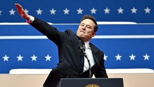 Elon Musk tarihe geçti: Dünyanın ilk 'yarım trilyoner'i oldu