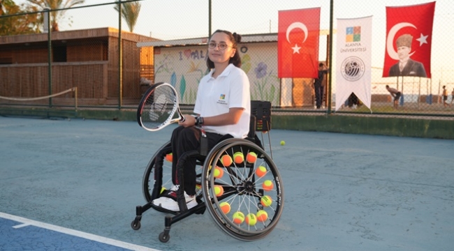 ENGELSİZCE ADIMLAR: TENİS İLE YENİ BAŞLANGIÇLAR PROJESİ TANITILDI