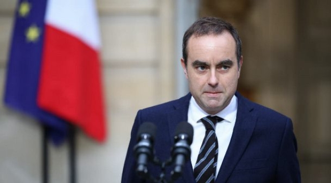 Fransa'da 26 gün görevde kalan Başbakan Lecornu istifa etti
