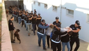 Helikopterlerin gözetiminde "Bayğaralar"çetesi adliyeye sevk edildi