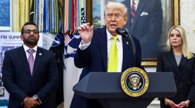 Trump, CIA'ye Venezuela'da operasyon yetkisi verdiğini doğruladı