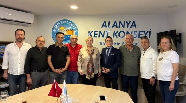 TURİZM EMEKÇİ ÖRGÜTLERİ KAHVALTIDA BULUŞTU "Turizmin Belkemiği Emekçilerdir" Mesajı Verildi