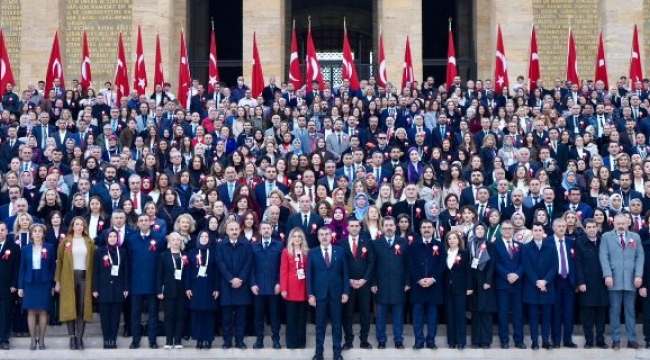 81 ilden gelen öğretmenler Anıtkabir'i ziyaret etti