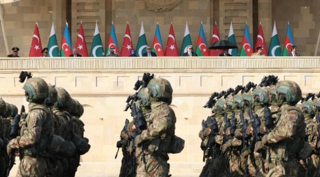 Azerbaycan, Karabağ Zaferi'nin 5. yılını askeri geçit töreniyle kutladı