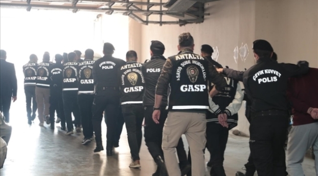 'Buluşma noktası' çetesi, 'Son kadeh' operasyonuyla çökertildi: 29 kişi yakalandı