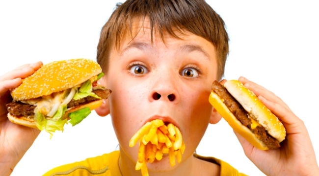 Gençlerde bağırsak kanseri vakaları yükselişte: Yeni araştırma 'ultra işlenmiş gıdaları' işaret etti