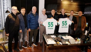 Alanyaspor Başkanı ve yönetim kurulundan Deplasman sponsoru Küçüker İnşaat'a teşekkür ziyareti 