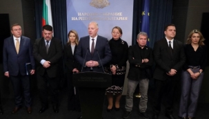 Bulgaristan'da Jelyazkov hükümetinin istifası parlamentoda onaylandı