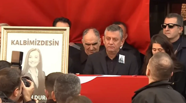 Gülşah Durbay'a veda: Özgür Özel '6 ayda bir tabut bayraklıyoruz' diyerek gözyaşı döktü