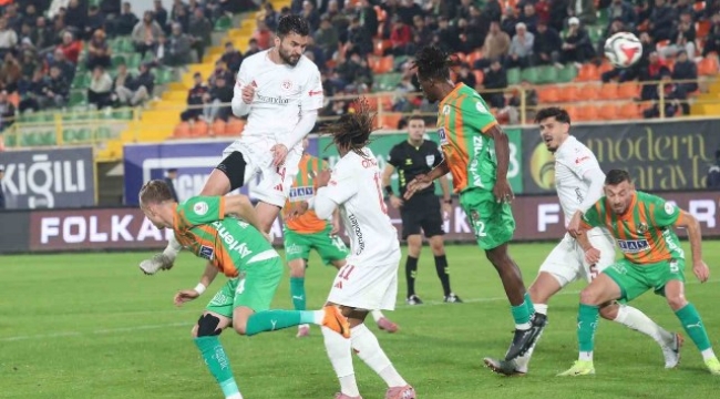 Trendyol Süper Lig: Alanyaspor: 0 - Antalyaspor: 0