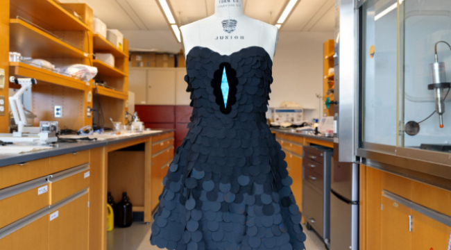 Üzerine düşen ışığın yüzde 99.87'sini yutan en siyah kumaş üretildi