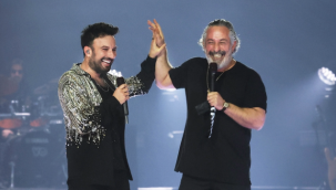Tarkan konserinde Cem Yılmaz sürprizi! Kuzu kuzu düeti geceye damga vurdu