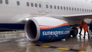 Antalya Havalimanı'nda panik anları: Kalkışa hazırlanan uçağın tekerleri yerinden çıktı