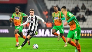 Trendyol Süper Lig: Beşiktaş: 2 - Corendon Alanyaspor: 2