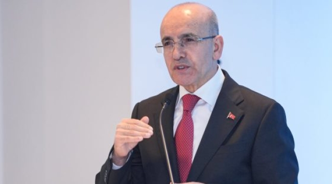 Bakan Şimşek petrol fiyatlarındaki sert düşüşü yorumladı: 'Fiyatlamalar geçici'