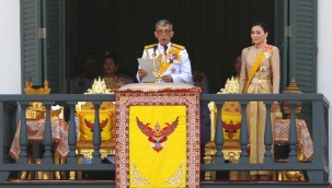 Tayland Kralı, yeni hükümet kabinesini onayladı