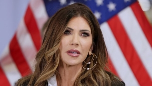 Trump İç Güvenlik Bakanı Noem'i görevden aldı