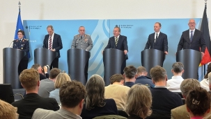 Almanya'da "muharebeye hazır asker sayısını 460 bine çıkarma" hedefi