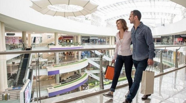 Ankara'da bir alışveriş merkezi'ne 18 yaş sınırı geldi