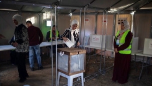 Filistinliler yerel seçim için sandık başında