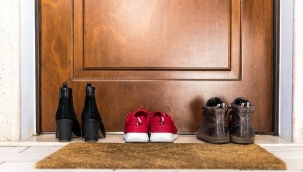 Kapı önüne ayakkabı bırakıyorsanız dikkat: Evinizden bile olabilirsiniz