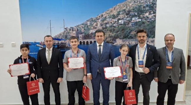 Şehit Ömer Halisdemir Ortaokulu'ndan TÜBİTAK'ta Bölge Birinciliği