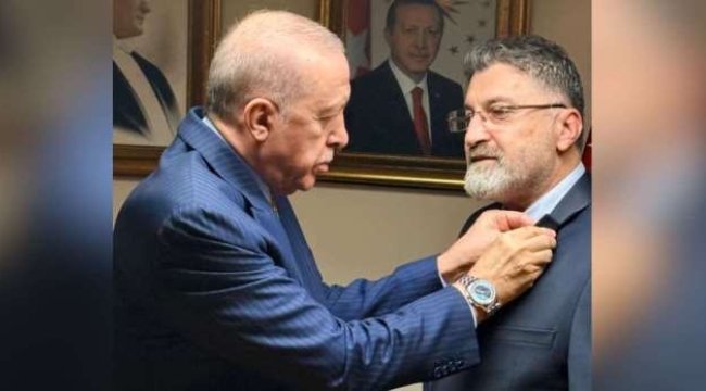 Serik Belediye Başkanı Kumbul, AK Parti'ye katıldı: Cumhurbaşkanı Erdoğan rozet taktı