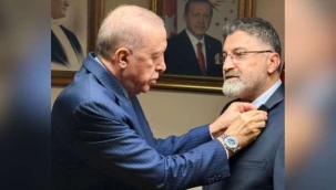 Serik Belediye Başkanı Kumbul, AK Parti'ye katıldı: Cumhurbaşkanı Erdoğan rozet taktı