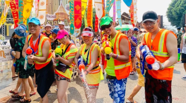 Tayland'da düzenlenen 'dünyanın en büyük su savaşı'nda 191 kişi öldü