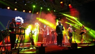 ALANYA'DA GENÇLİK RÜZGÂRI ESTİ: GENÇLİK FESTİVALİ MUHTEŞEM BİR FİNALLE SONA ERDİ