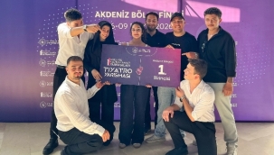 ALKÜ'LÜ GENÇLERDEN TİYATROYA DAMGA VURAN BAŞARI 