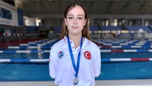 15 yaşındaki milli serbest dalışçı Kardelen Çarpar, Dünya Şampiyonası'nda gümüş madalya kazandı