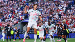 FIFA'nın kırmızı kart kararıyla gündem olan maçta Belçika 4-1'le ABD'yi eledi