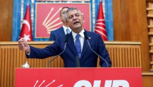 Özgür Özel'den veda konuşması: 'Vakti gelmiş bir vedanın hüznünü taşıyarak çıktım'