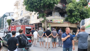 Alanya'da 4 katlı binada yangın çıktı 