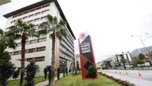 Alanya'da döviz bürosu soygununda gözaltına alınan 3 şüpheli tutuklandı