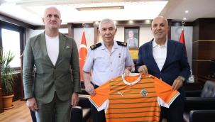 Alanyaspor yönetiminden İl Jandarma Komutanı Bekmez'e ziyaret