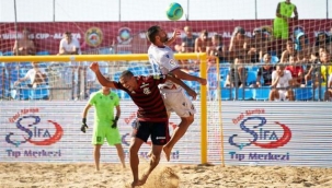 Alanya'da plaj futbolu heyecanı: 33 ülkeden 48 takım