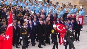 Erdoğan başkanlığındaki devlet erkanı Anıtkabir'i ziyaret etti